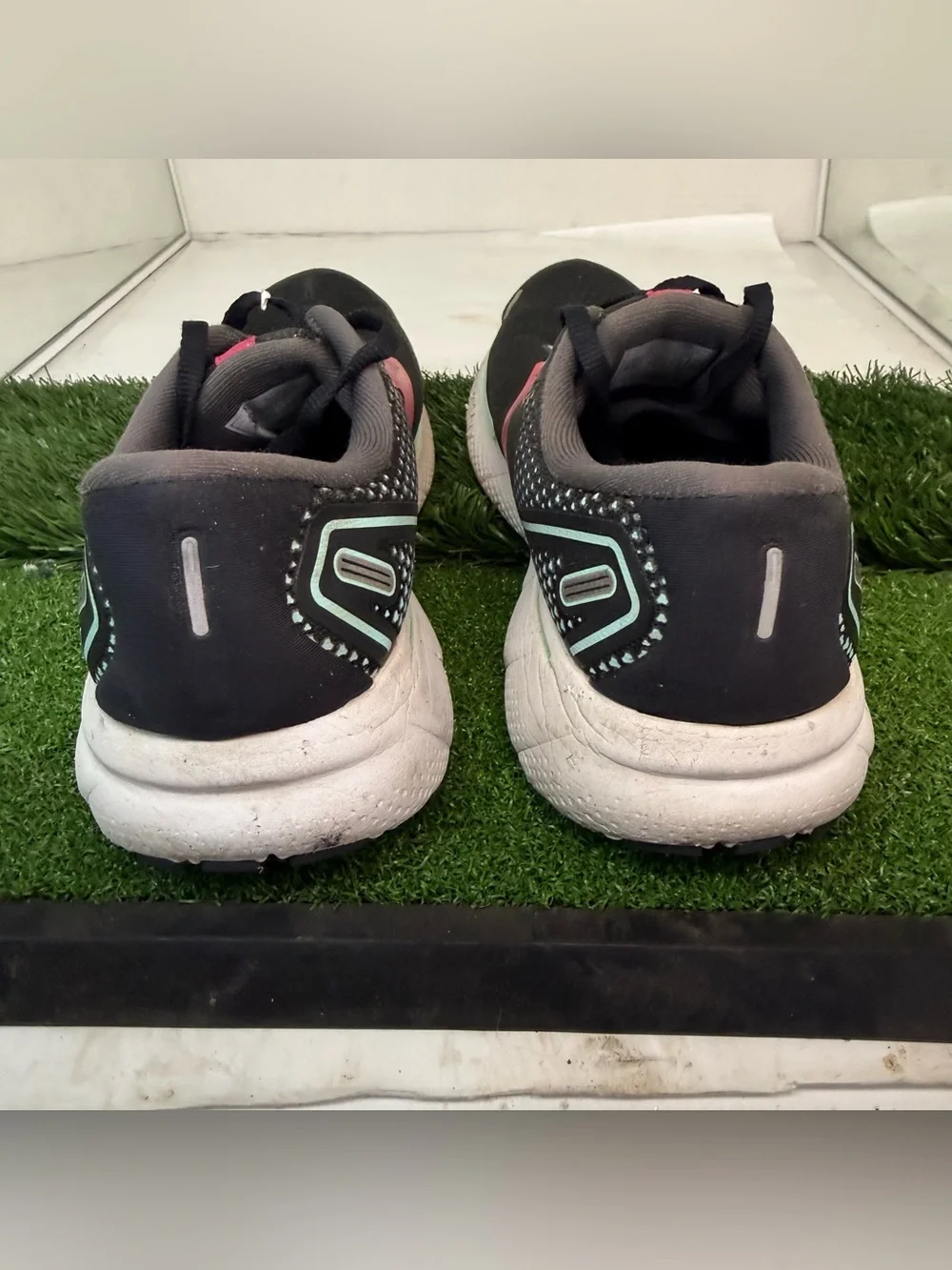 Brooks lightweight breathable
